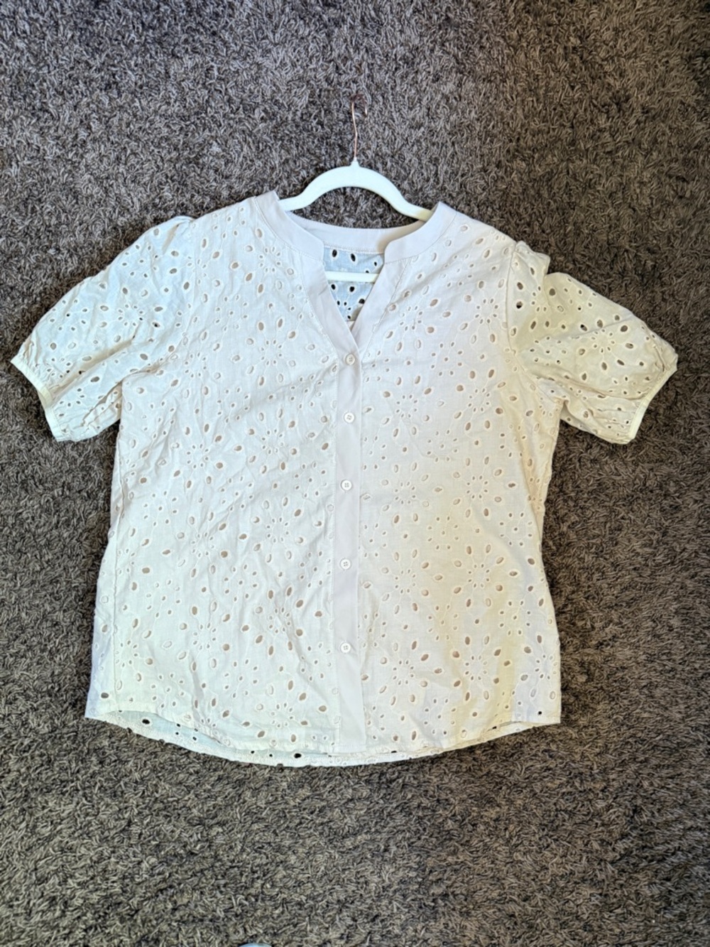 White Eyelet Button-Front Short Sleeve Blouse/E095